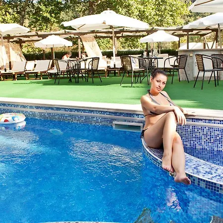 Хотел балнеокомплекс и акватоник