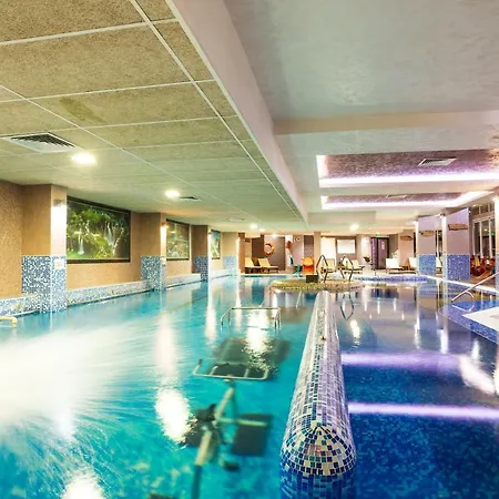 балнеокомплекс и акватоник Хотел Велинград